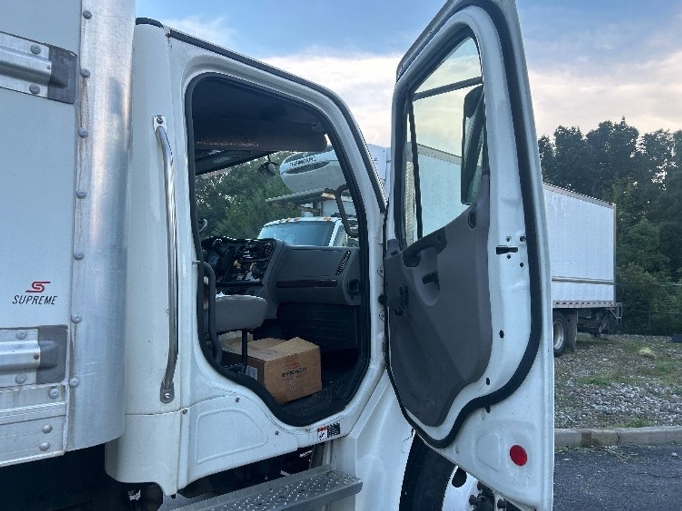 Medium Duty Box Truck-Light and Medium Duty Trucks-Freightliner-2022-M2-Montgomery-NY-136,793\n\t\tmiles-$ 14,500 - Image 20