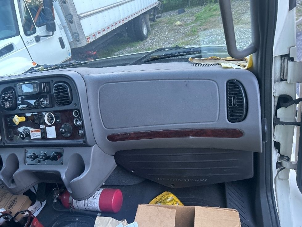 Medium Duty Box Truck-Light and Medium Duty Trucks-Freightliner-2022-M2-Montgomery-NY-136,793\n\t\tmiles-$ 14,500 - Image 21