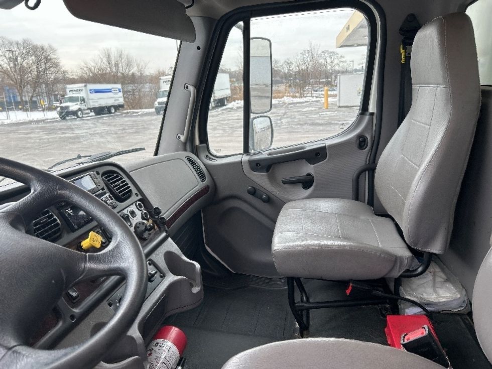 Medium Duty Box Truck-Light and Medium Duty Trucks-Freightliner-2022-M2-Montgomery-NY-155,558\n\t\tmiles-$ 52,750 - Image 19