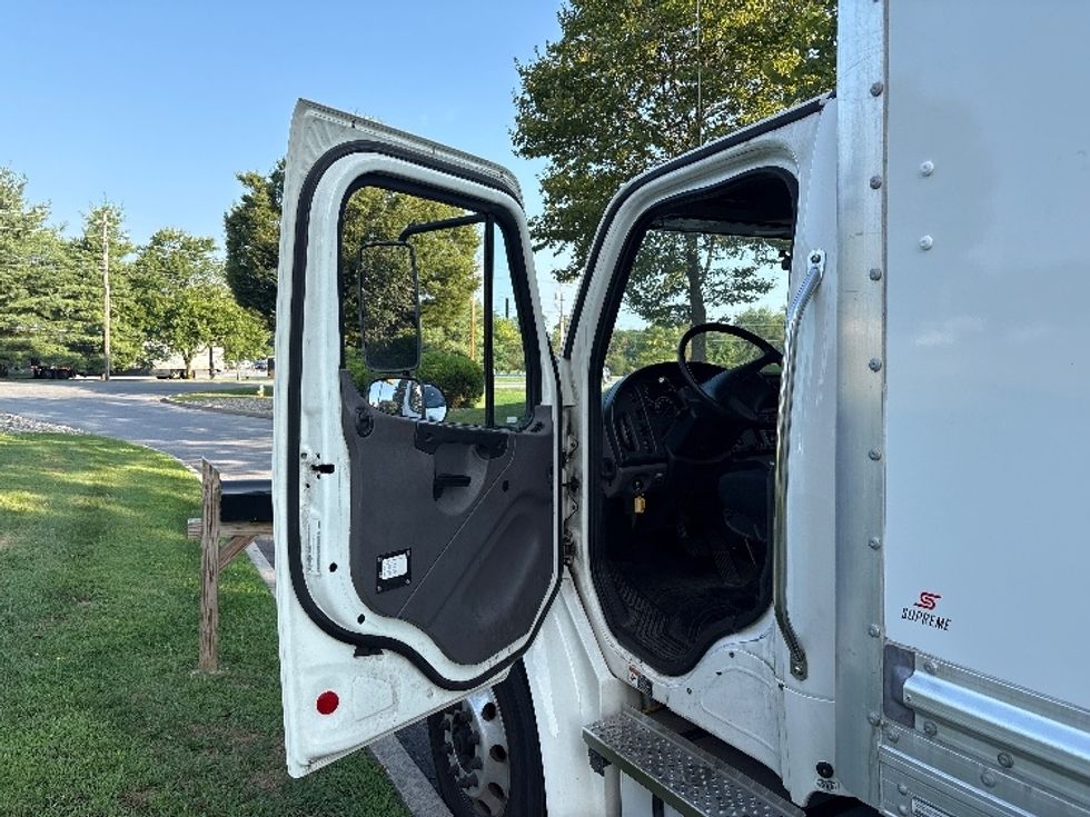 Medium Duty Box Truck-Light and Medium Duty Trucks-Freightliner-2022-M2-Montgomery-NY-177,338\n\t\tmiles-$ 48,000 - Image 16
