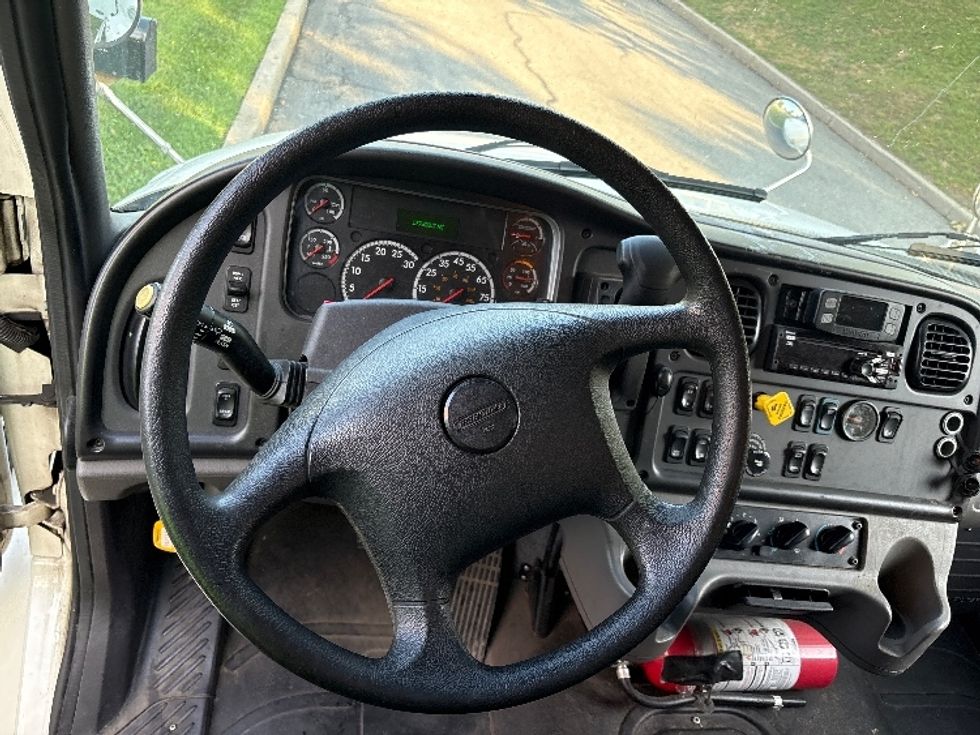 Medium Duty Box Truck-Light and Medium Duty Trucks-Freightliner-2022-M2-Montgomery-NY-177,338\n\t\tmiles-$ 48,000 - Image 18