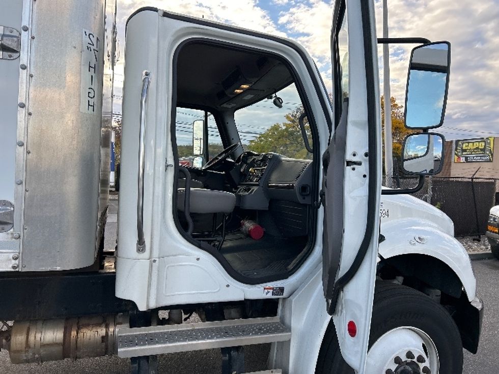 Medium Duty Box Truck-Light and Medium Duty Trucks-Freightliner-2022-M2-Montgomery-NY-190,102\n\t\tmiles-$ 46,500 - Image 20