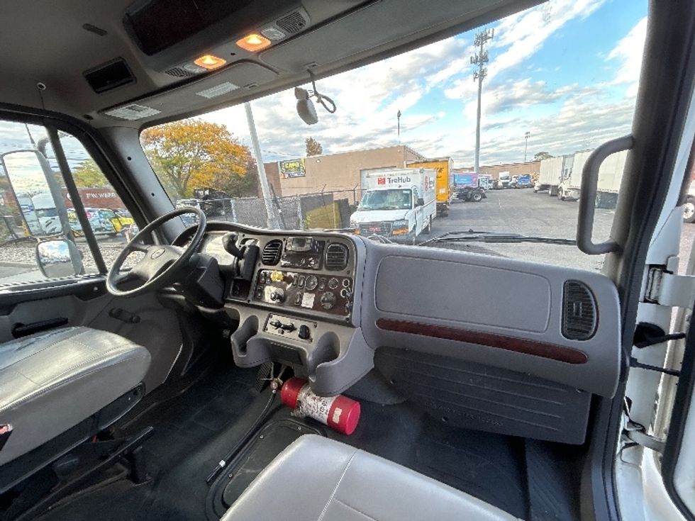 Medium Duty Box Truck-Light and Medium Duty Trucks-Freightliner-2022-M2-Montgomery-NY-190,102\n\t\tmiles-$ 46,500 - Image 21