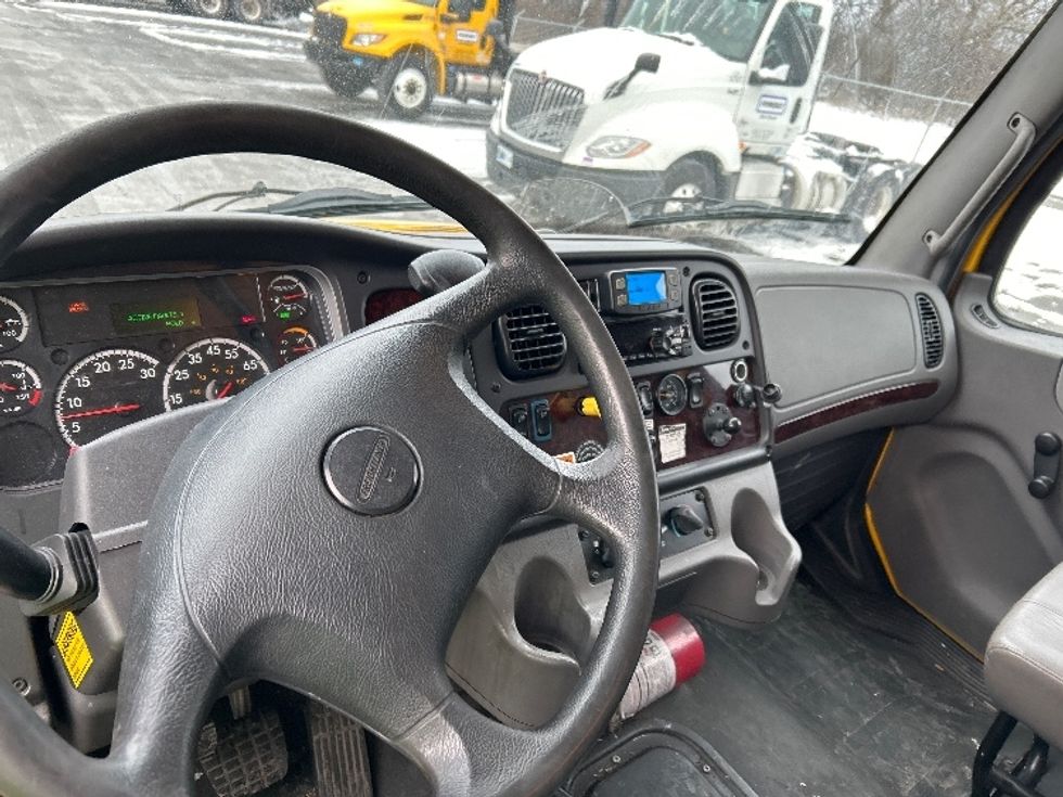 Medium Duty Box Truck-Light and Medium Duty Trucks-Freightliner-2022-M2-Montgomery-NY-209,451\n\t\tmiles-$ 49,250 - Image 17