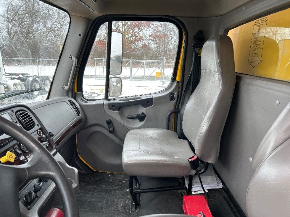 Medium Duty Box Truck-Light and Medium Duty Trucks-Freightliner-2022-M2-Montgomery-NY-209,451\n\t\tmiles-$ 49,250 - Image 19