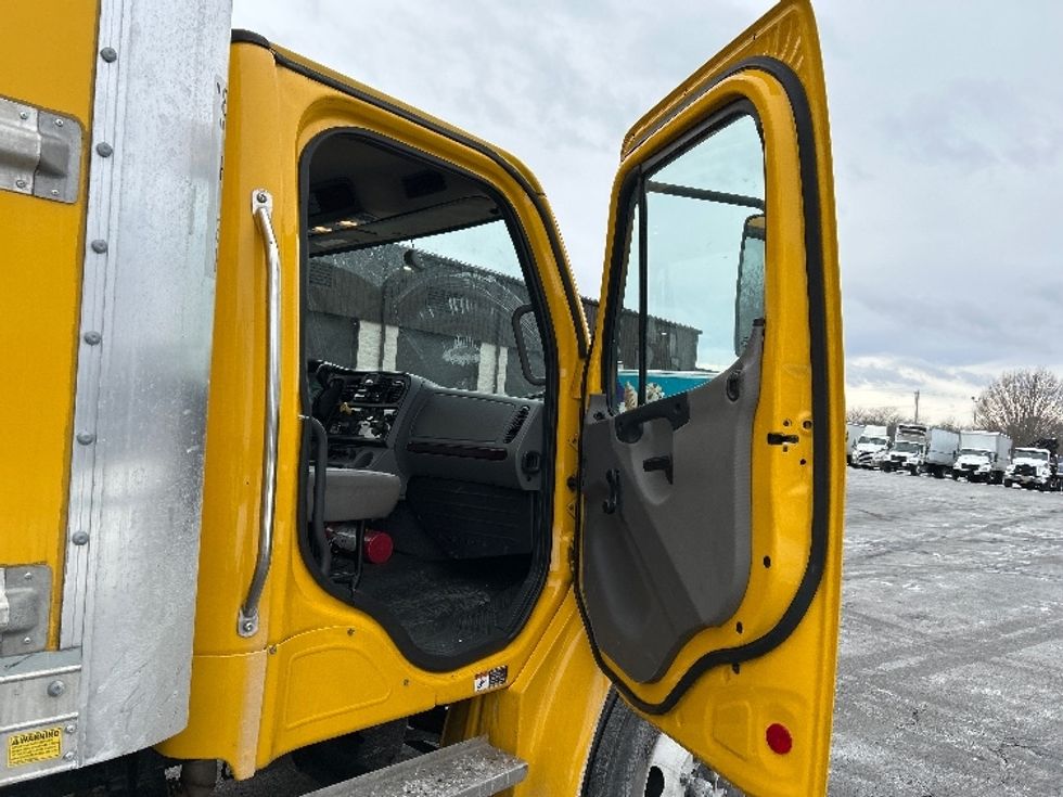Medium Duty Box Truck-Light and Medium Duty Trucks-Freightliner-2022-M2-Montgomery-NY-209,451\n\t\tmiles-$ 49,250 - Image 20