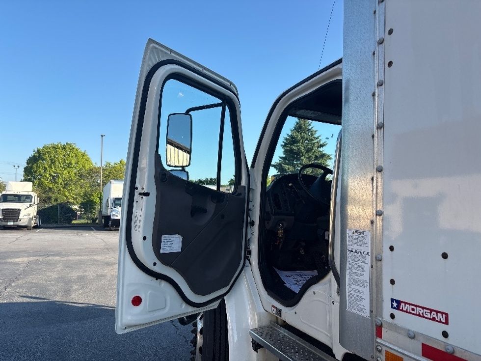 Medium Duty Box Truck-Light and Medium Duty Trucks-Freightliner-2022-M2-Montgomery-NY-284,668\n\t\tmiles-$ 34,250 - Image 16