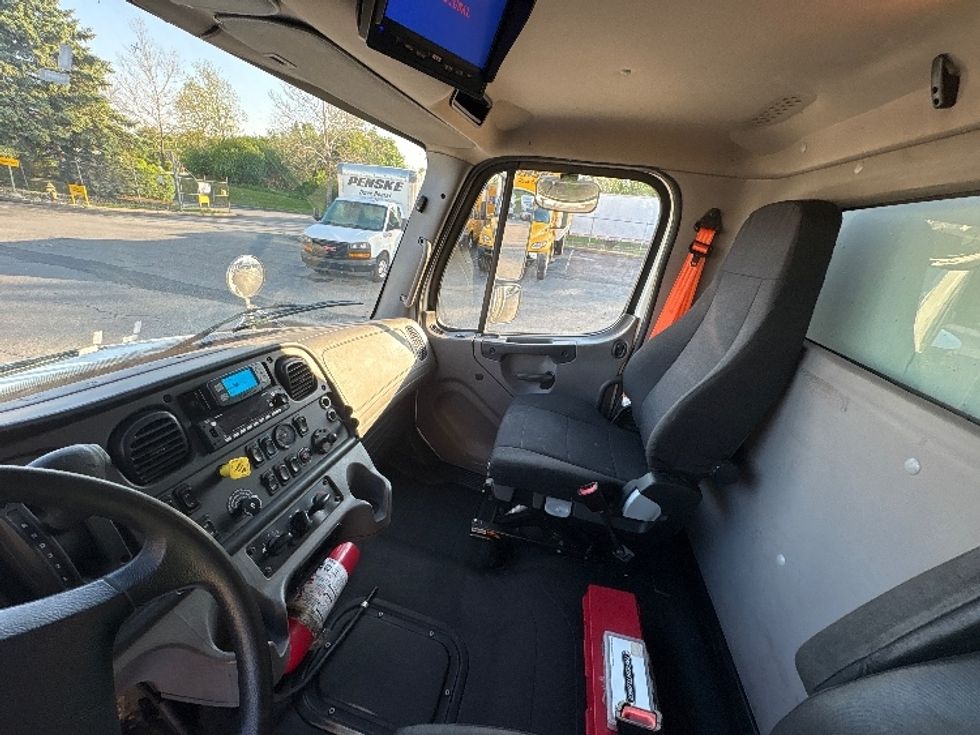 Medium Duty Box Truck-Light and Medium Duty Trucks-Freightliner-2022-M2-Montgomery-NY-284,668\n\t\tmiles-$ 34,250 - Image 19