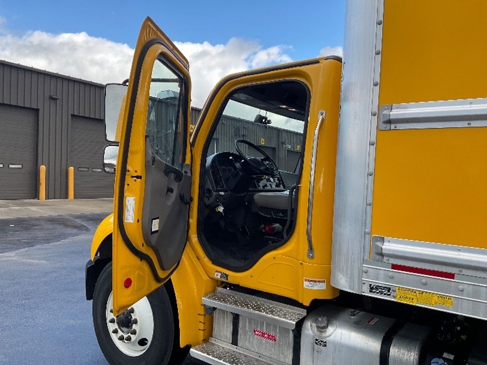 Medium Duty Box Truck-Light and Medium Duty Trucks-Freightliner-2022-M2-Mount Pleasant-PA-207,965\n\t\tmiles-$ 54,500 - Image 14