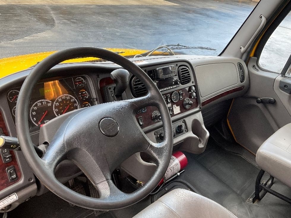 Medium Duty Box Truck-Light and Medium Duty Trucks-Freightliner-2022-M2-Mount Pleasant-PA-207,965\n\t\tmiles-$ 54,500 - Image 15