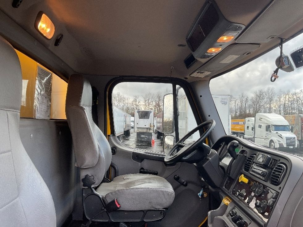 Medium Duty Box Truck-Light and Medium Duty Trucks-Freightliner-2022-M2-Mount Pleasant-PA-207,965\n\t\tmiles-$ 54,500 - Image 20