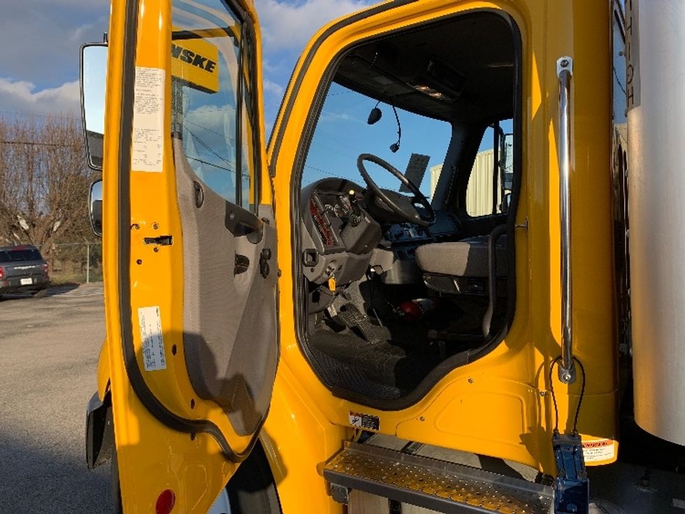 Medium Duty Box Truck-Light and Medium Duty Trucks-Freightliner-2022-M2-Nashville (Mount Juliet)-TN-123,237\n\t\tmiles-$ 77,500 - Image 16