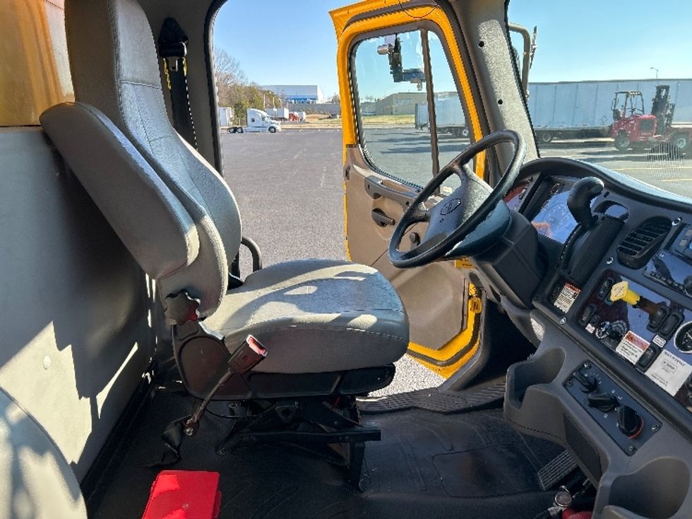 Medium Duty Box Truck-Light and Medium Duty Trucks-Freightliner-2022-M2-Nashville (Mount Juliet)-TN-134,249\n\t\tmiles-$ 76,500 - Image 22