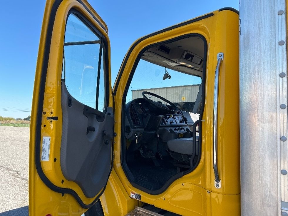 Medium Duty Box Truck-Light and Medium Duty Trucks-Freightliner-2022-M2-Nashville (Mount Juliet)-TN-216,806\n\t\tmiles-$ 58,000 - Image 15
