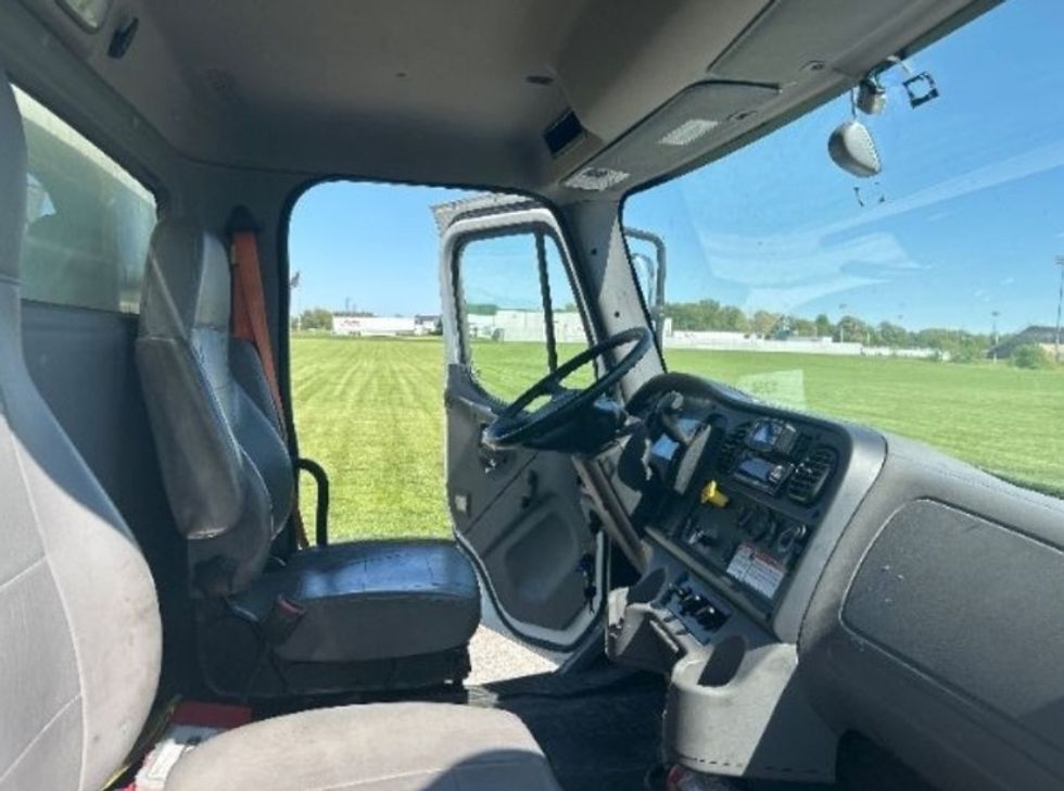 Medium Duty Box Truck-Light and Medium Duty Trucks-Freightliner-2022-M2-Nashville (Mount Juliet)-TN-262,857\n\t\tmiles-$ 39,000 - Image 22