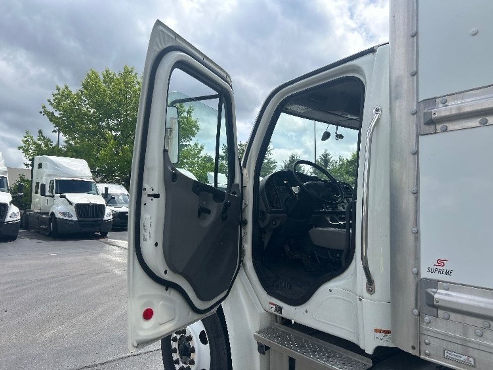 Medium Duty Box Truck-Light and Medium Duty Trucks-Freightliner-2022-M2-Nashville (Mount Juliet)-TN-95,320\n\t\tmiles-$ 78,750 - Image 16