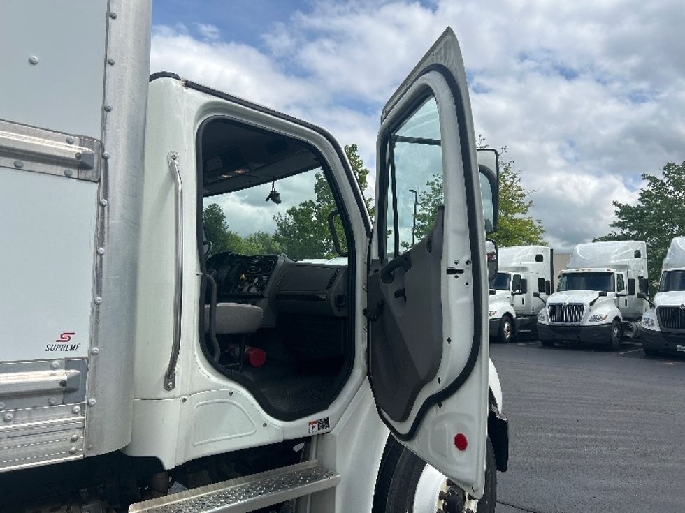 Medium Duty Box Truck-Light and Medium Duty Trucks-Freightliner-2022-M2-Nashville (Mount Juliet)-TN-95,320\n\t\tmiles-$ 78,750 - Image 20