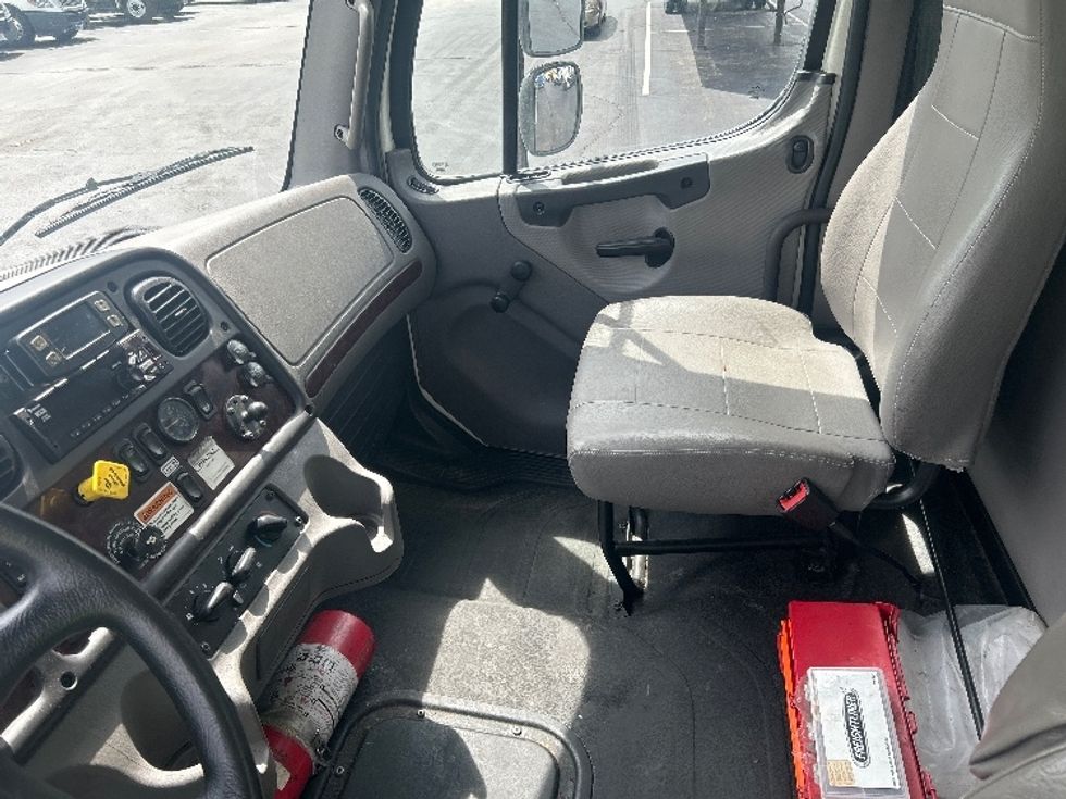 Medium Duty Box Truck-Light and Medium Duty Trucks-Freightliner-2022-M2-Nashville (Mount Juliet)-TN-95,320\n\t\tmiles-$ 78,750 - Image 19