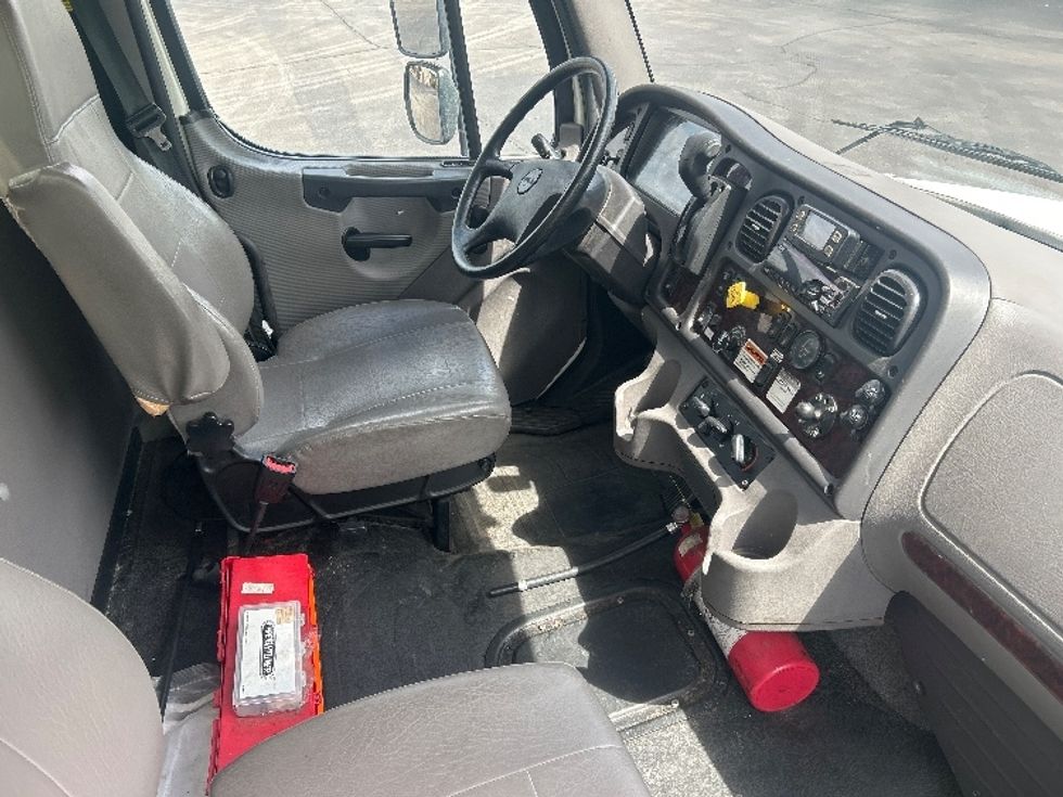Medium Duty Box Truck-Light and Medium Duty Trucks-Freightliner-2022-M2-Nashville (Mount Juliet)-TN-95,320\n\t\tmiles-$ 78,750 - Image 22