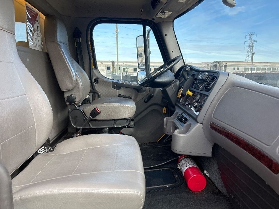 Medium Duty Box Truck-Light and Medium Duty Trucks-Freightliner-2022-M2-Nashville-TN-56,828\n\t\tmiles-$ 84,500 - Image 22