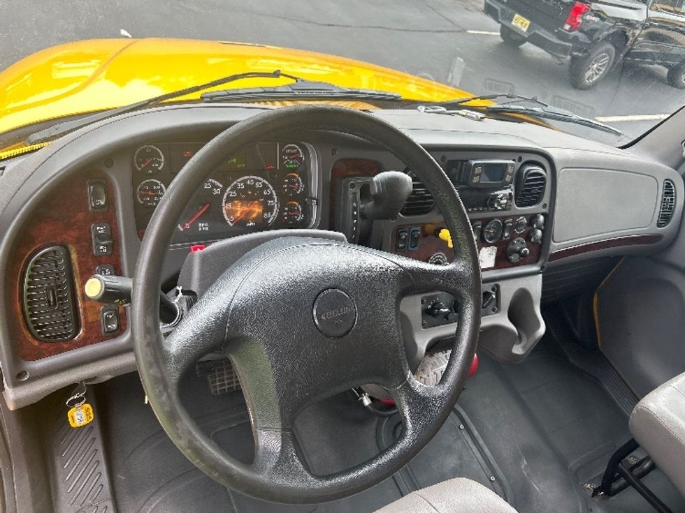 Medium Duty Box Truck-Light and Medium Duty Trucks-Freightliner-2022-M2-New Castle-DE-151,062\n\t\tmiles-$ 55,250 - Image 17