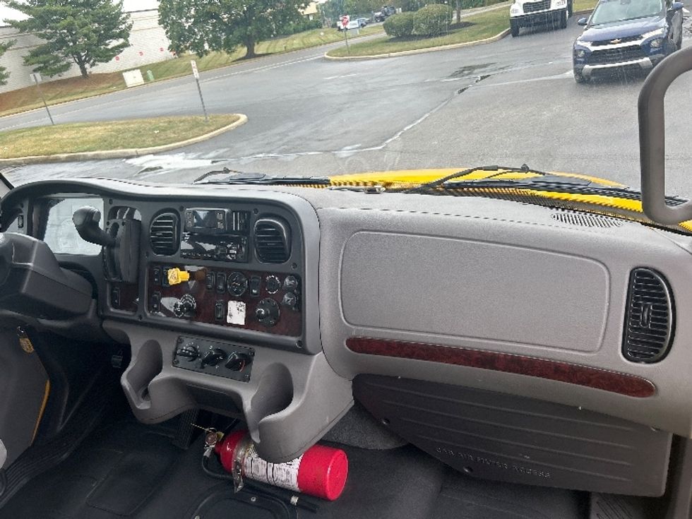 Medium Duty Box Truck-Light and Medium Duty Trucks-Freightliner-2022-M2-New Castle-DE-151,062\n\t\tmiles-$ 55,250 - Image 21