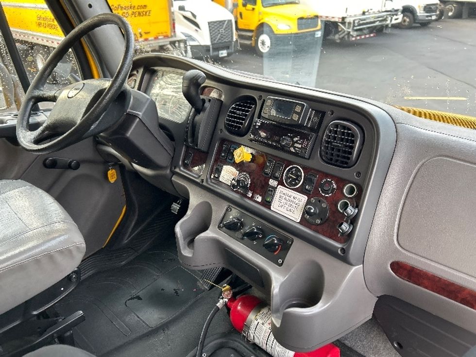 Medium Duty Box Truck-Light and Medium Duty Trucks-Freightliner-2022-M2-Norcross-GA-135,004\n\t\tmiles-$ 75,250 - Image 22