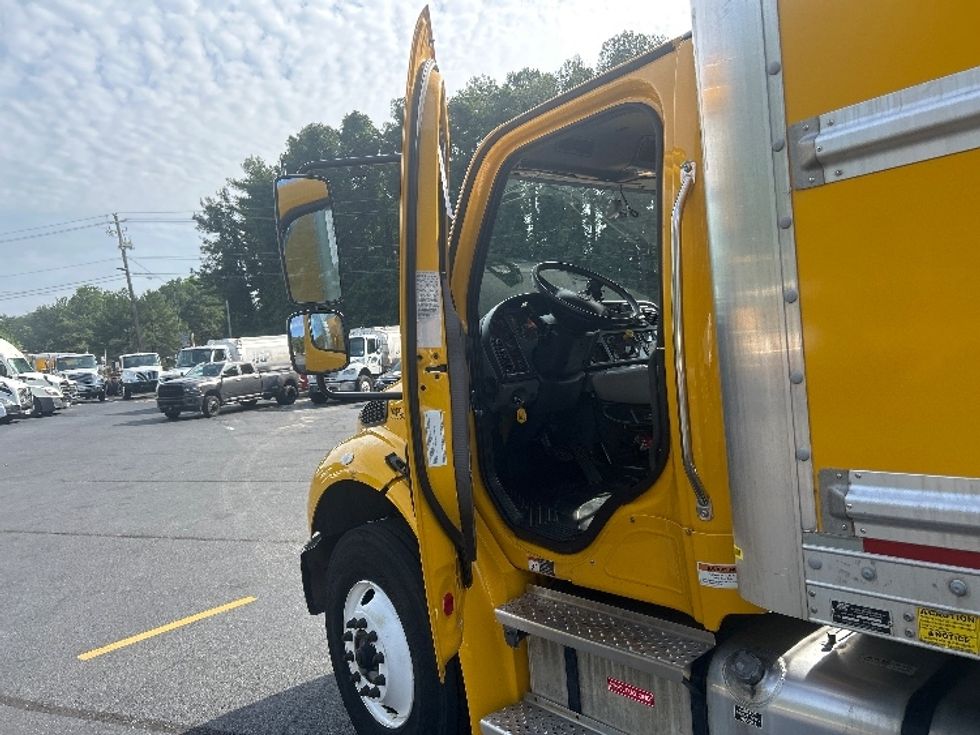 Medium Duty Box Truck-Light and Medium Duty Trucks-Freightliner-2022-M2-Norcross-GA-259,680\n\t\tmiles-$ 45,750 - Image 16