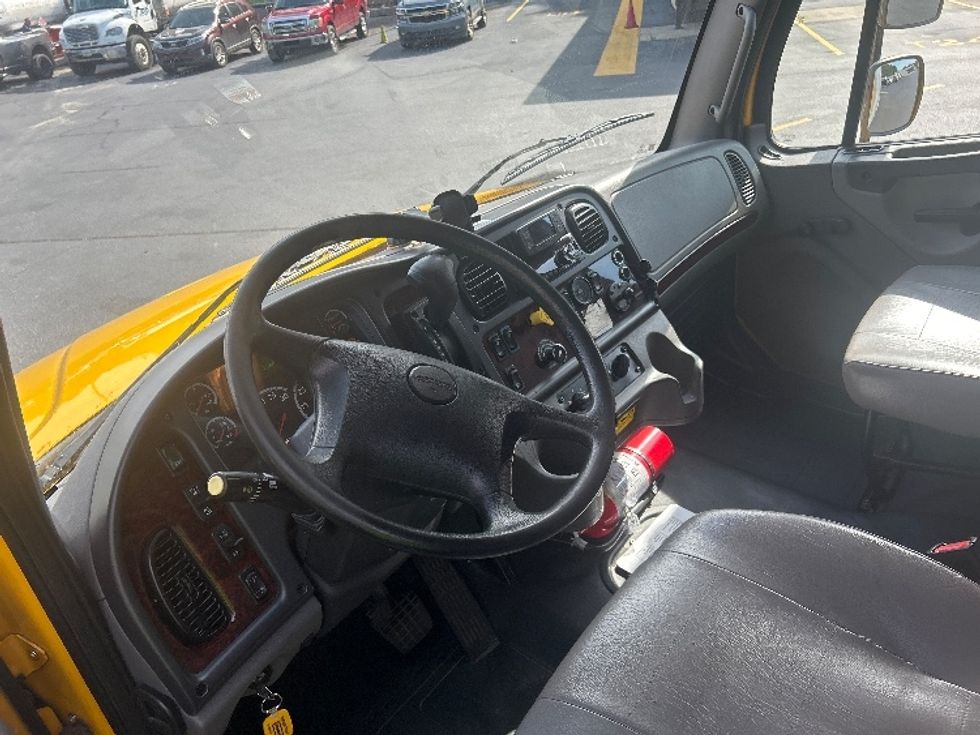 Medium Duty Box Truck-Light and Medium Duty Trucks-Freightliner-2022-M2-Norcross-GA-259,680\n\t\tmiles-$ 45,750 - Image 17
