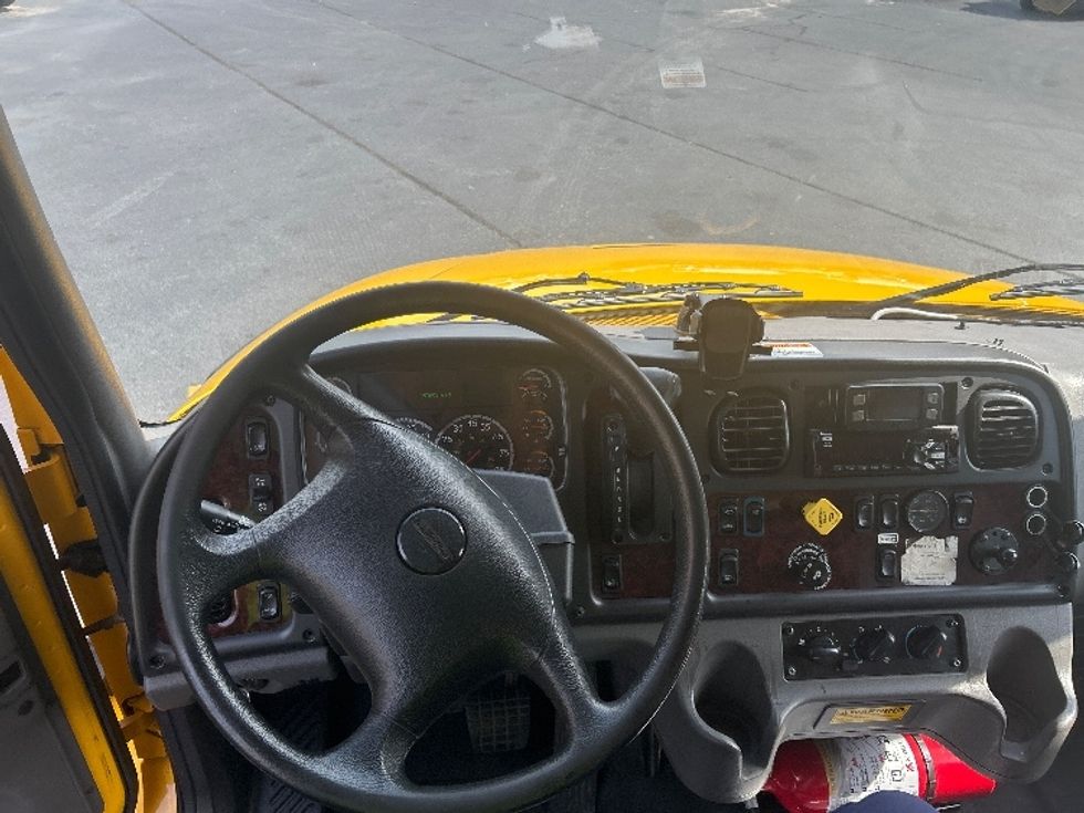 Medium Duty Box Truck-Light and Medium Duty Trucks-Freightliner-2022-M2-Norcross-GA-259,680\n\t\tmiles-$ 45,750 - Image 18