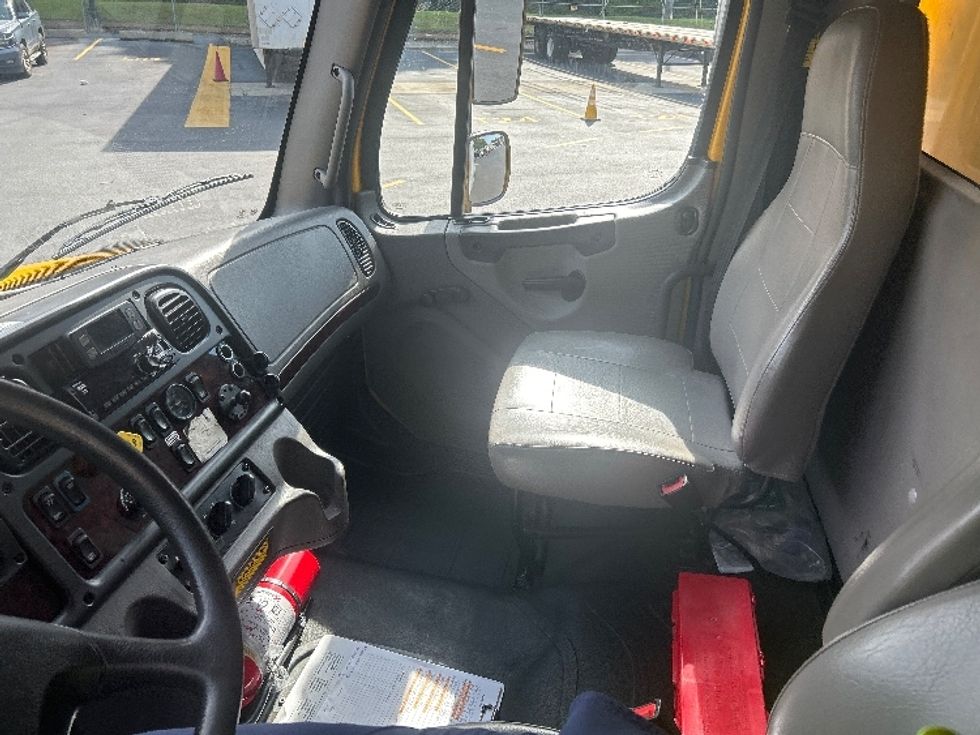 Medium Duty Box Truck-Light and Medium Duty Trucks-Freightliner-2022-M2-Norcross-GA-259,680\n\t\tmiles-$ 45,750 - Image 19