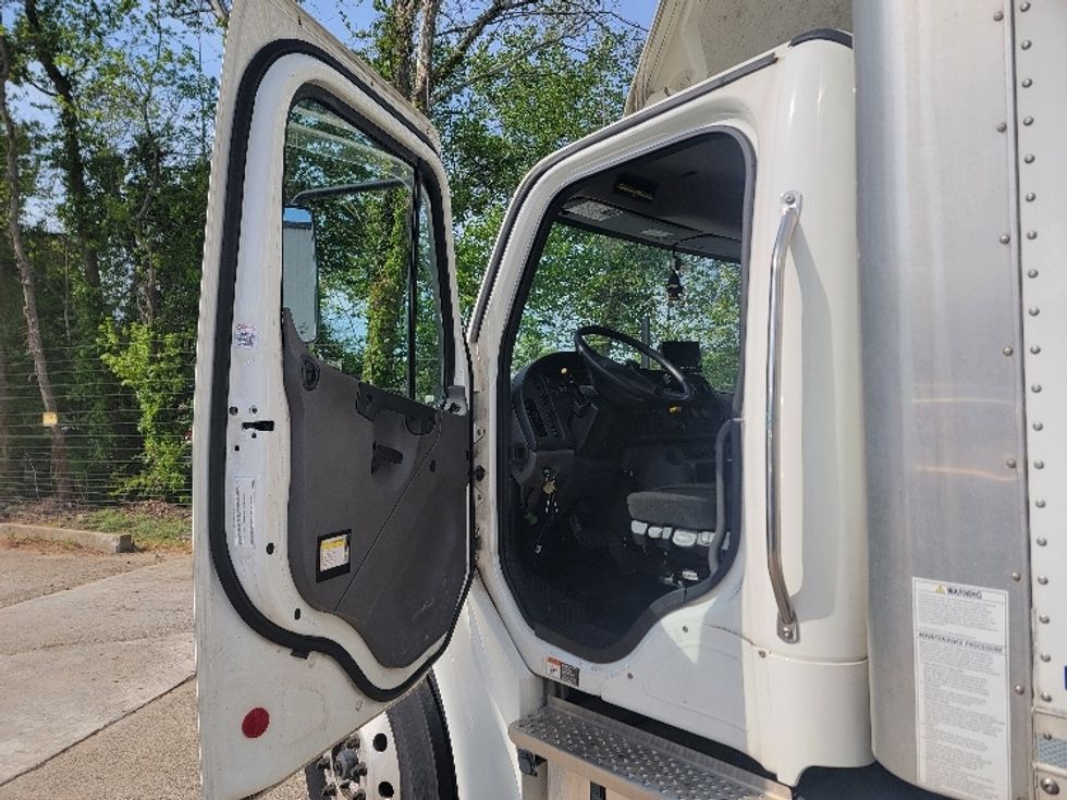 Medium Duty Box Truck-Light and Medium Duty Trucks-Freightliner-2022-M2-Norcross-GA-337,090\n\t\tmiles-$ 32,250 - Image 15