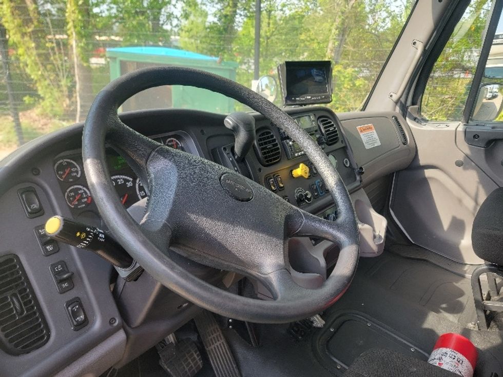 Medium Duty Box Truck-Light and Medium Duty Trucks-Freightliner-2022-M2-Norcross-GA-337,090\n\t\tmiles-$ 32,250 - Image 16