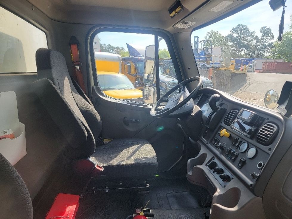 Medium Duty Box Truck-Light and Medium Duty Trucks-Freightliner-2022-M2-Norcross-GA-337,090\n\t\tmiles-$ 32,250 - Image 21