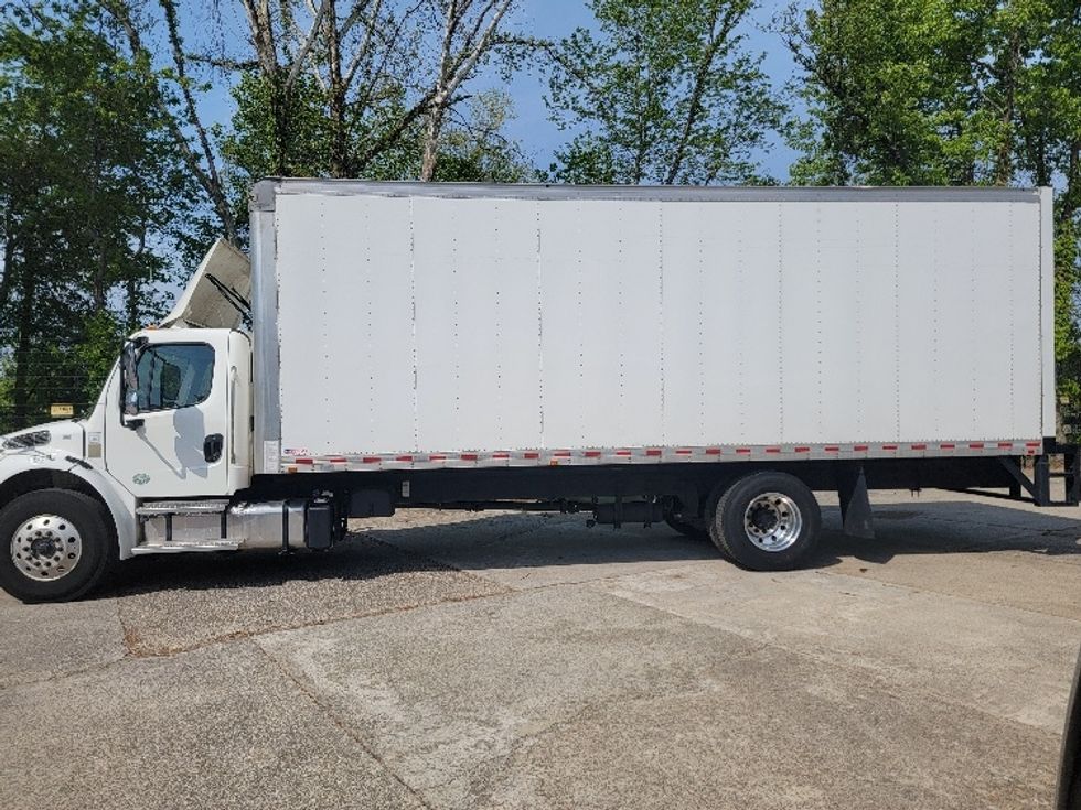 Medium Duty Box Truck-Light and Medium Duty Trucks-Freightliner-2022-M2-Norcross-GA-337,090\n\t\tmiles-$ 32,250 - Image 4