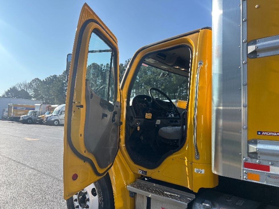Medium Duty Box Truck-Light and Medium Duty Trucks-Freightliner-2022-M2-Norcross-GA-95,133\n\t\tmiles-$ 83,500 - Image 16