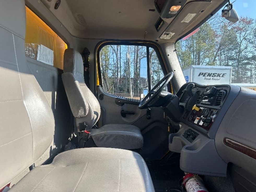 Medium Duty Box Truck-Light and Medium Duty Trucks-Freightliner-2022-M2-Norcross-GA-95,133\n\t\tmiles-$ 83,500 - Image 22
