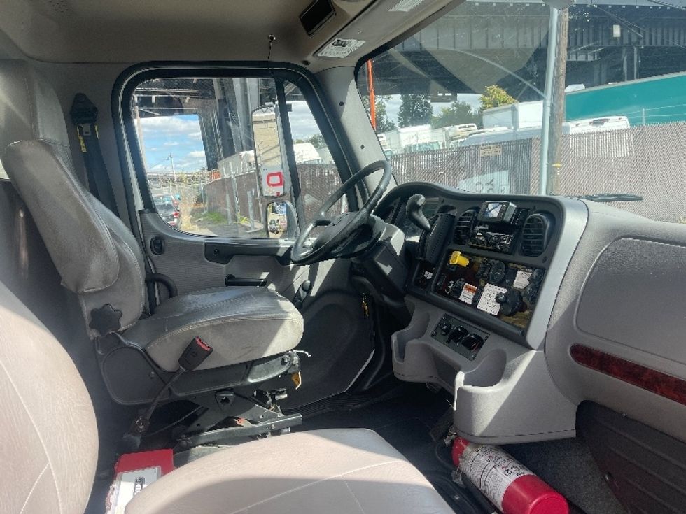 Medium Duty Box Truck-Light and Medium Duty Trucks-Freightliner-2022-M2-North Bergen-NJ-151,150\n\t\tmiles-$ 56,000 - Image 22