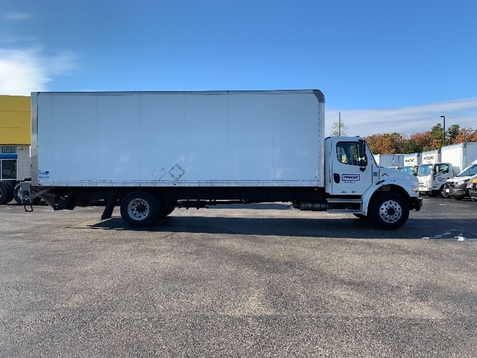 Medium Duty Box Truck-Light and Medium Duty Trucks-Freightliner-2022-M2-Norton-MA-164,747\n\t\tmiles-$ 51,000 - Image 15