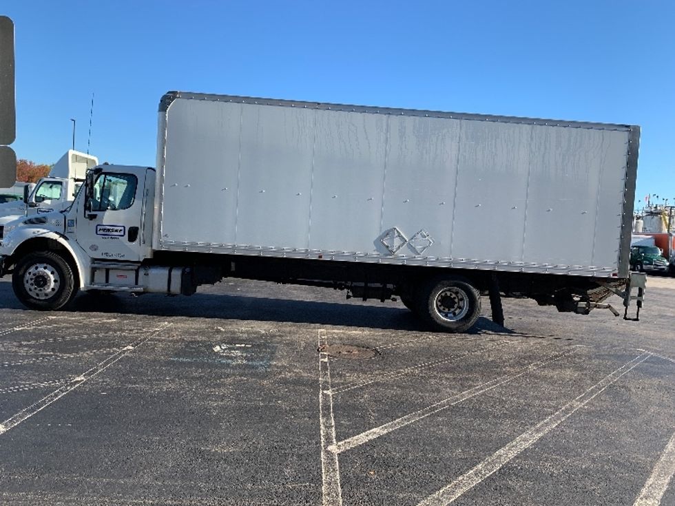 Medium Duty Box Truck-Light and Medium Duty Trucks-Freightliner-2022-M2-Norton-MA-164,747\n\t\tmiles-$ 51,000 - Image 4