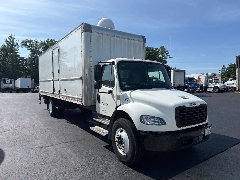 Medium Duty Box Truck-Light and Medium Duty Trucks-Freightliner-2022-M2-Norton-MA-189,953\n\t\tmiles-$ 62,500 - Image 1