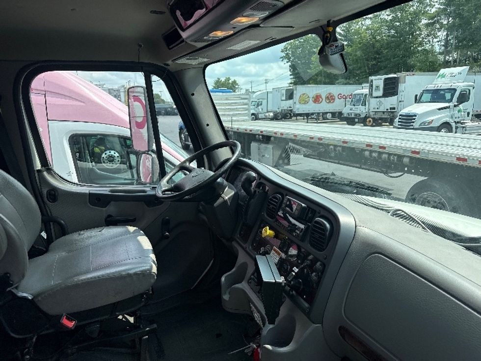 Medium Duty Box Truck-Light and Medium Duty Trucks-Freightliner-2022-M2-Norton-MA-189,953\n\t\tmiles-$ 62,500 - Image 21