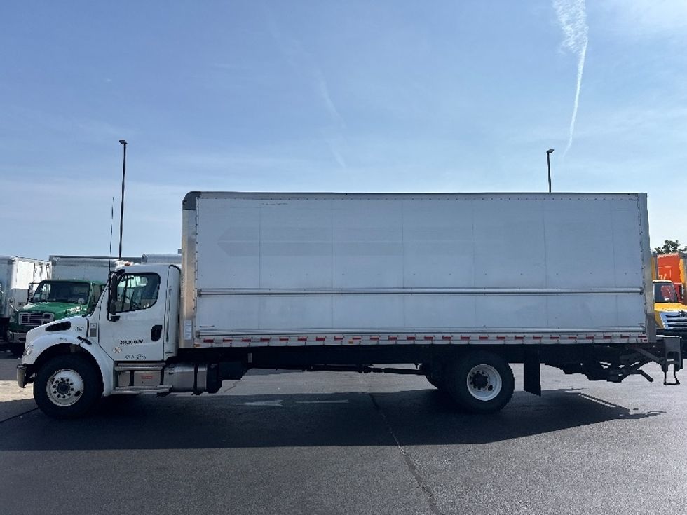 Medium Duty Box Truck-Light and Medium Duty Trucks-Freightliner-2022-M2-Norton-MA-189,953\n\t\tmiles-$ 62,500 - Image 4