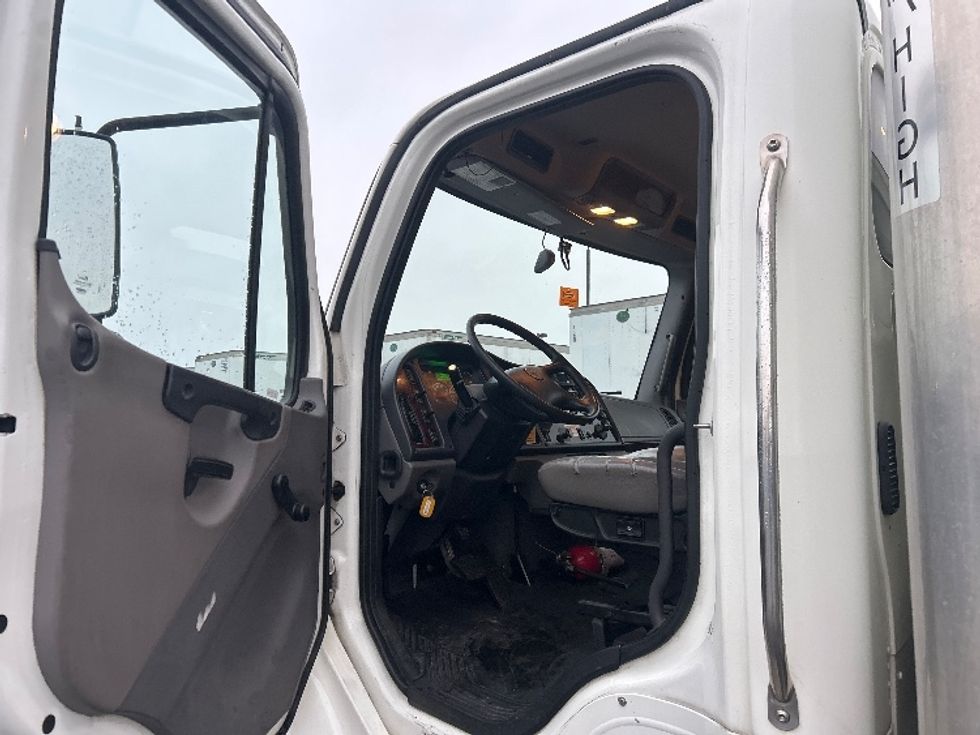 Medium Duty Box Truck-Light and Medium Duty Trucks-Freightliner-2022-M2-Obetz-OH-176,813\n\t\tmiles-$ 64,750 - Image 16