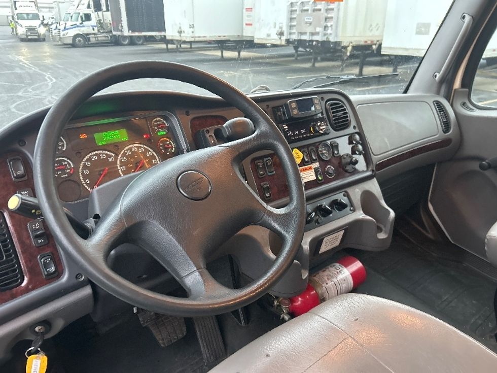 Medium Duty Box Truck-Light and Medium Duty Trucks-Freightliner-2022-M2-Obetz-OH-176,813\n\t\tmiles-$ 64,750 - Image 17