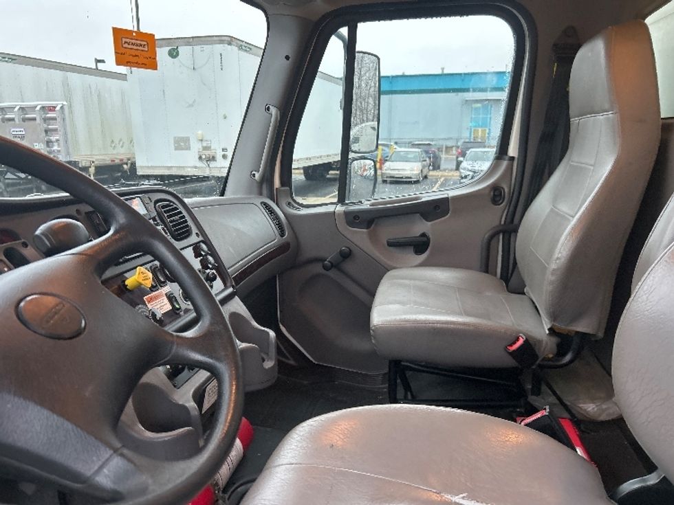 Medium Duty Box Truck-Light and Medium Duty Trucks-Freightliner-2022-M2-Obetz-OH-176,813\n\t\tmiles-$ 64,750 - Image 19