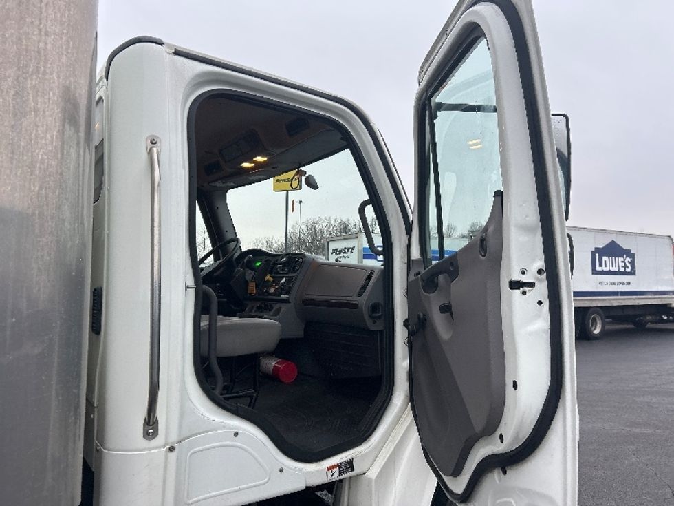 Medium Duty Box Truck-Light and Medium Duty Trucks-Freightliner-2022-M2-Obetz-OH-176,813\n\t\tmiles-$ 64,750 - Image 20