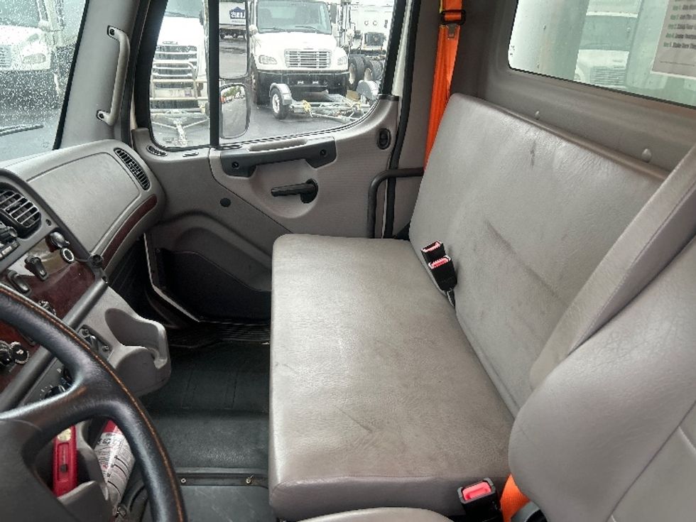 Medium Duty Box Truck-Light and Medium Duty Trucks-Freightliner-2022-M2-Obetz-OH-260,051\n\t\tmiles-$ 49,250 - Image 19
