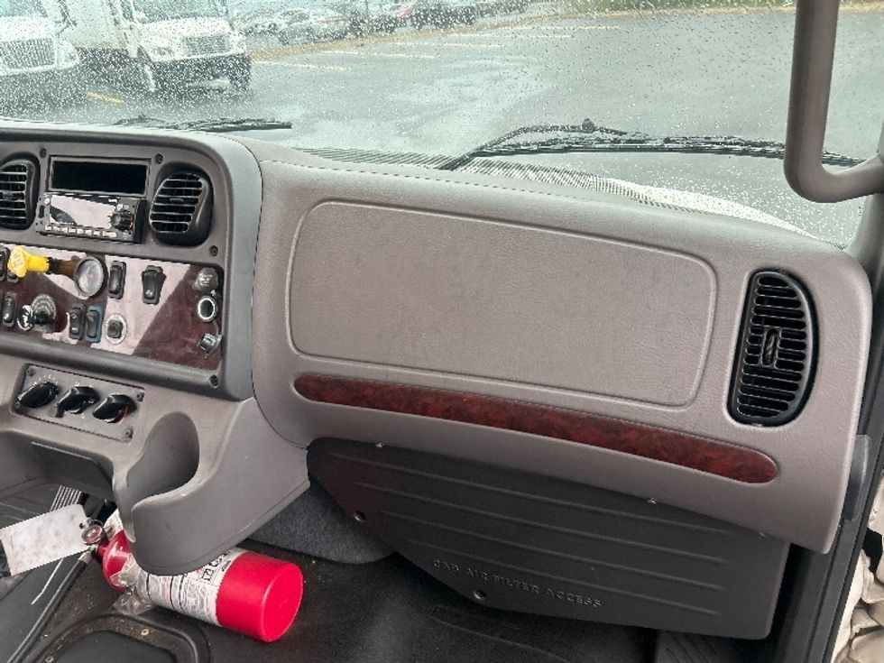 Medium Duty Box Truck-Light and Medium Duty Trucks-Freightliner-2022-M2-Obetz-OH-260,051\n\t\tmiles-$ 49,250 - Image 21