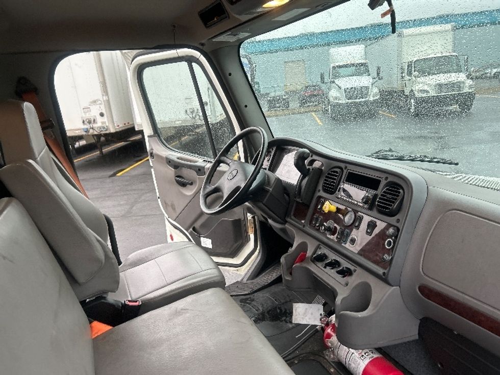 Medium Duty Box Truck-Light and Medium Duty Trucks-Freightliner-2022-M2-Obetz-OH-260,051\n\t\tmiles-$ 49,250 - Image 22